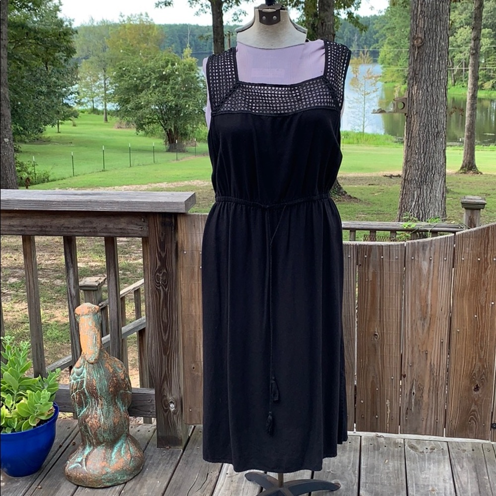 Sleeveless linen mid-calf length dress